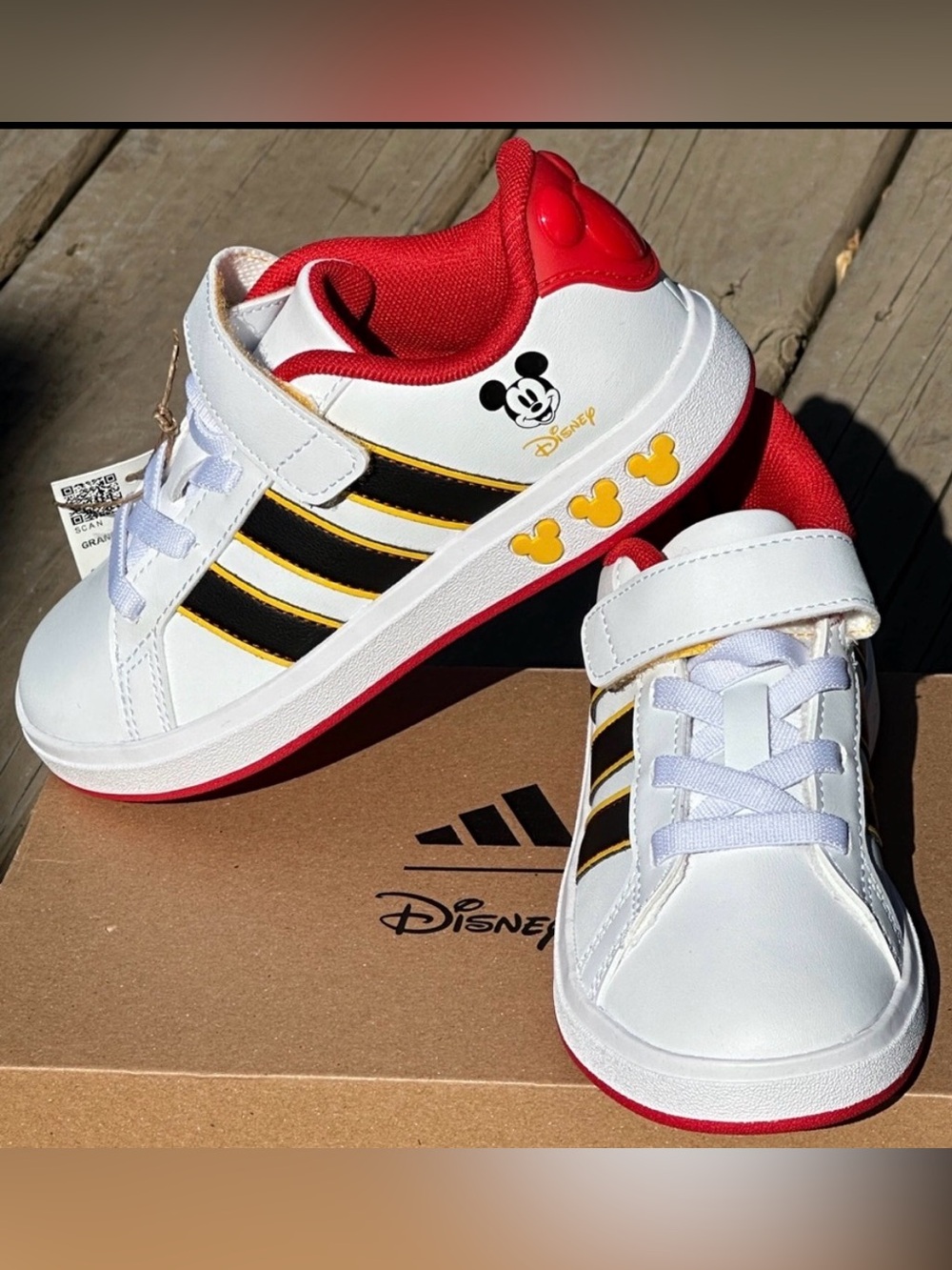 Adidas Grand Court + Mickey Mouse Kids Sneakers 12K 1.5Y White Red Youth GS NEW